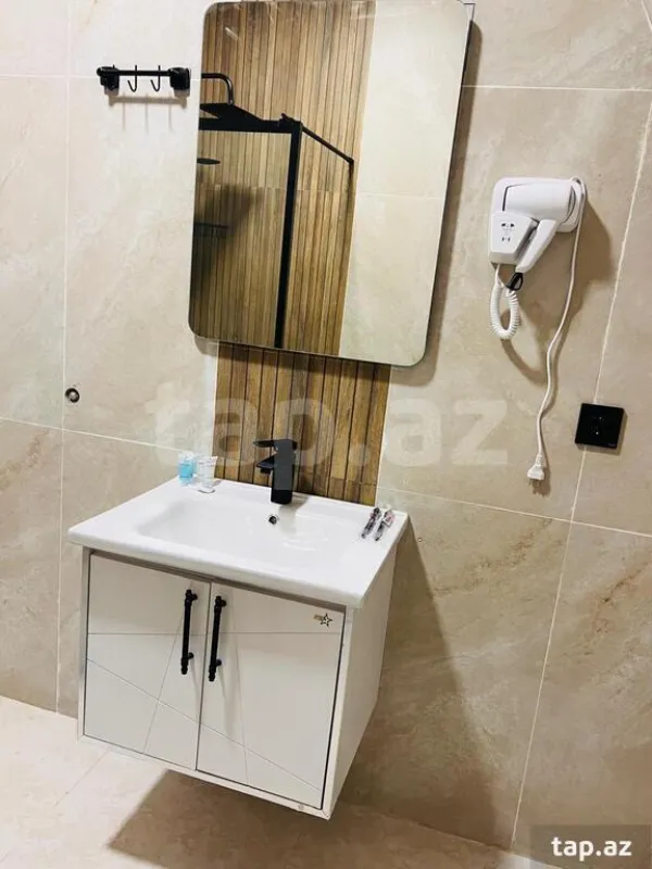 Kirayə verilir 3 otaqlı həyət evi