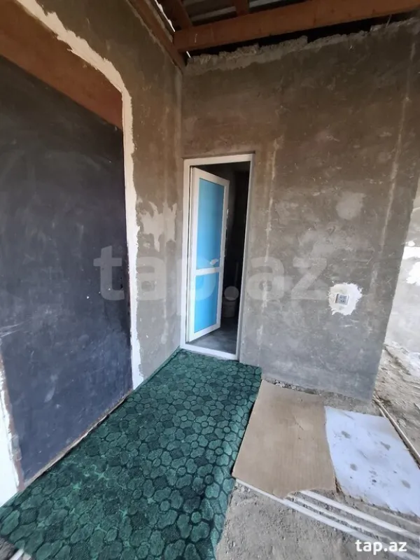 Satılır 4 otaqlı həyət evi