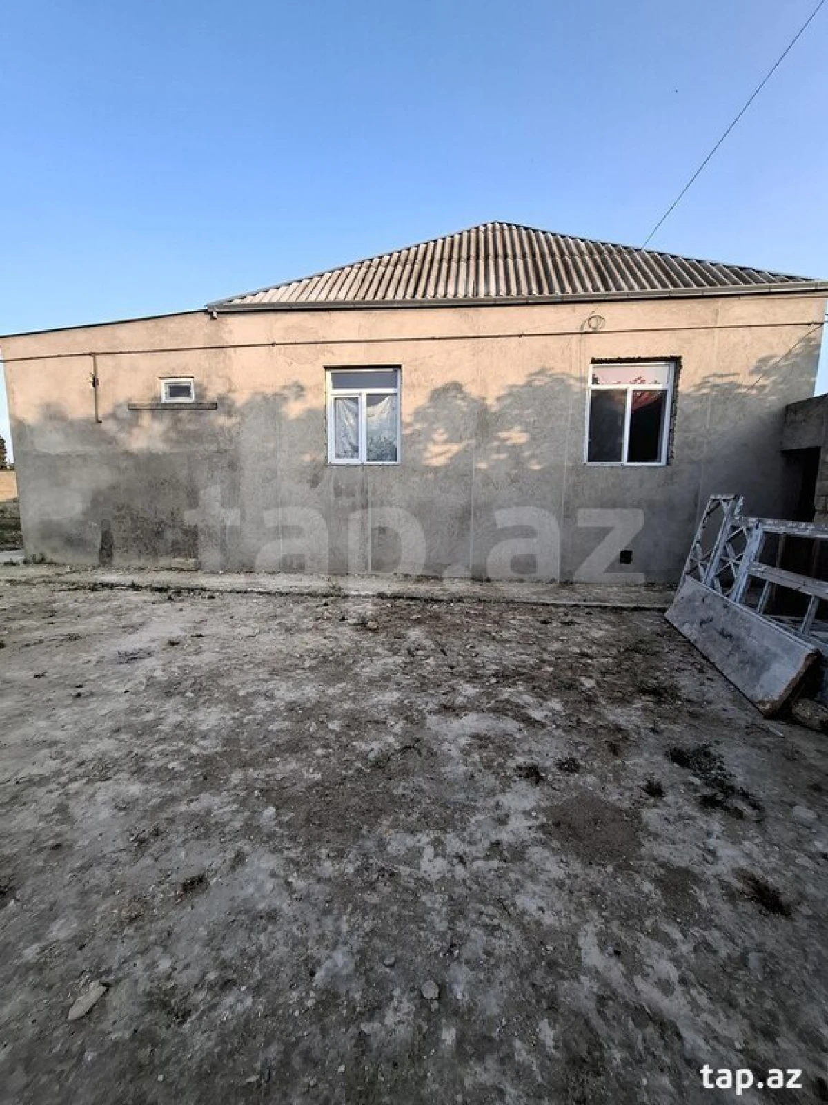 Satılır 4 otaqlı həyət evi