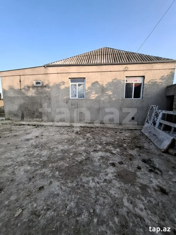 Satılır 4 otaqlı həyət evi