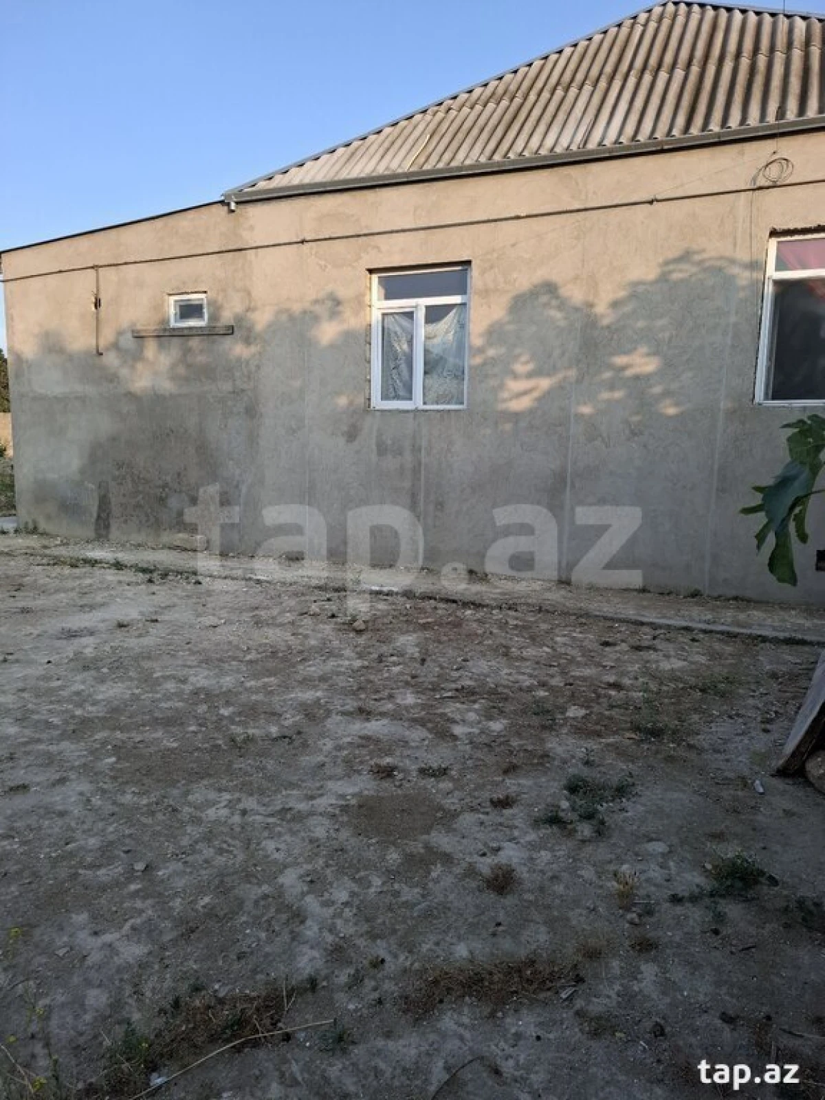 Satılır 4 otaqlı həyət evi