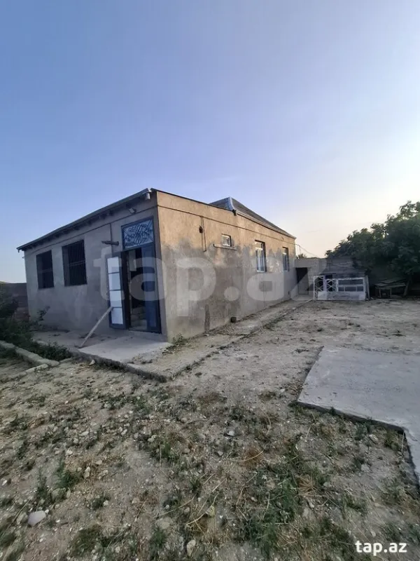 Satılır 4 otaqlı həyət evi
