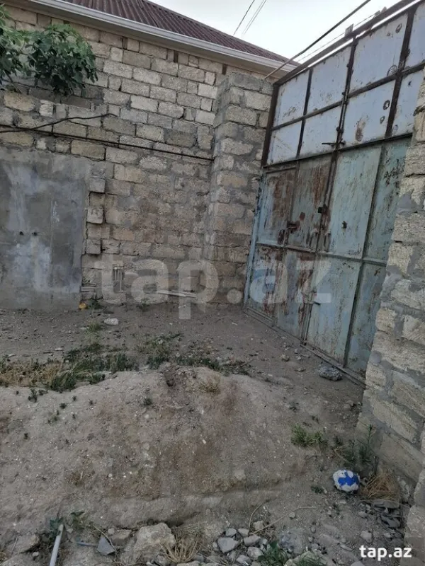 Satılır 4 otaqlı həyət evi