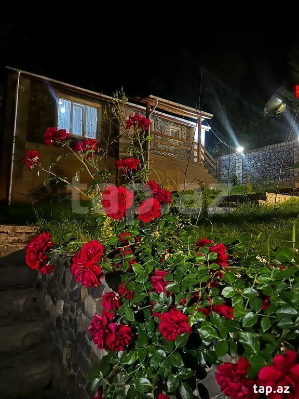 Kirayə verilir 4 otaqlı həyət evi