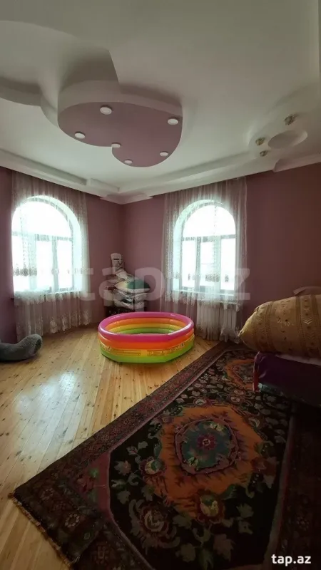Satılır 6 otaqlı həyət evi