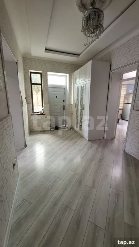 Satılır 6 otaqlı həyət evi