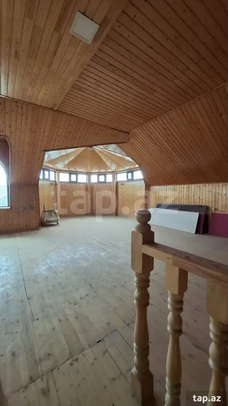 Satılır 6 otaqlı həyət evi