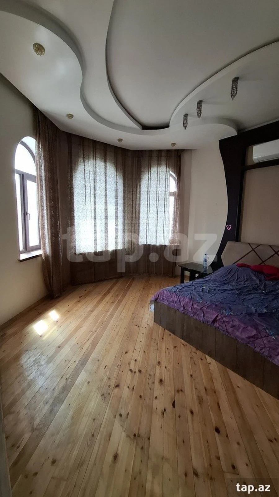 Satılır 6 otaqlı həyət evi