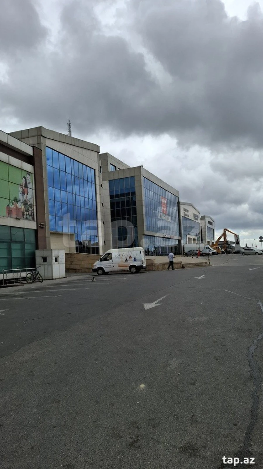 Satılır 6 otaqlı həyət evi