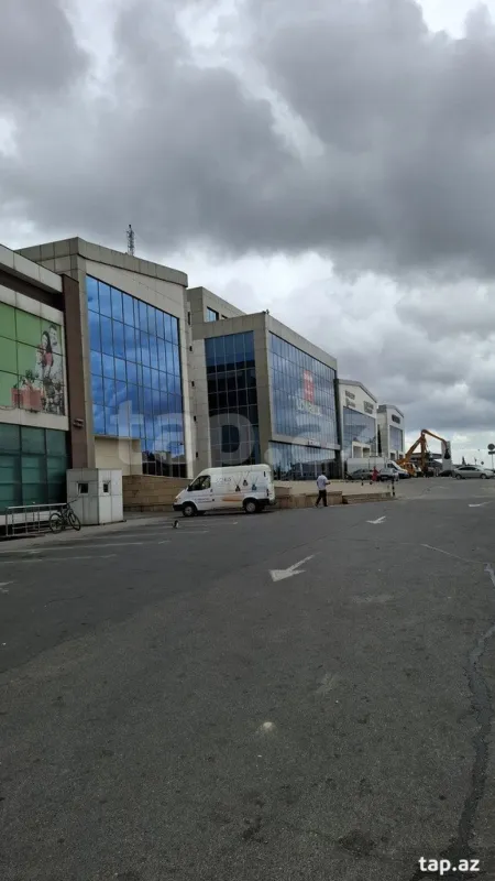 Satılır 6 otaqlı həyət evi