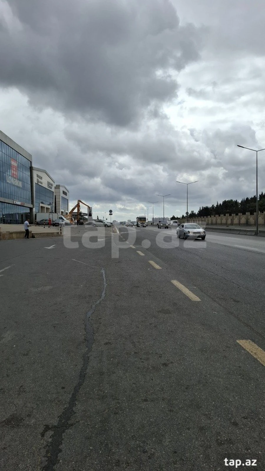 Satılır 6 otaqlı həyət evi