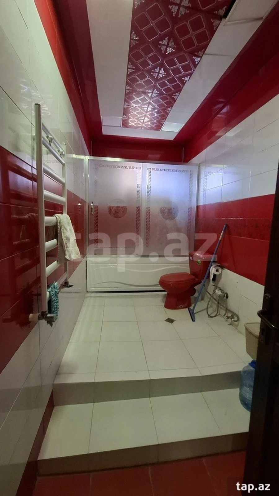 Satılır 6 otaqlı həyət evi