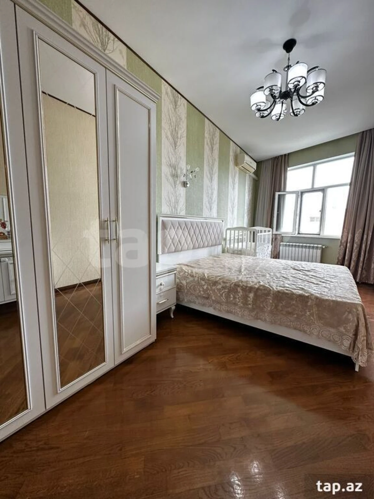 Satılır 3 otaqlı yeni tikili 128 m²