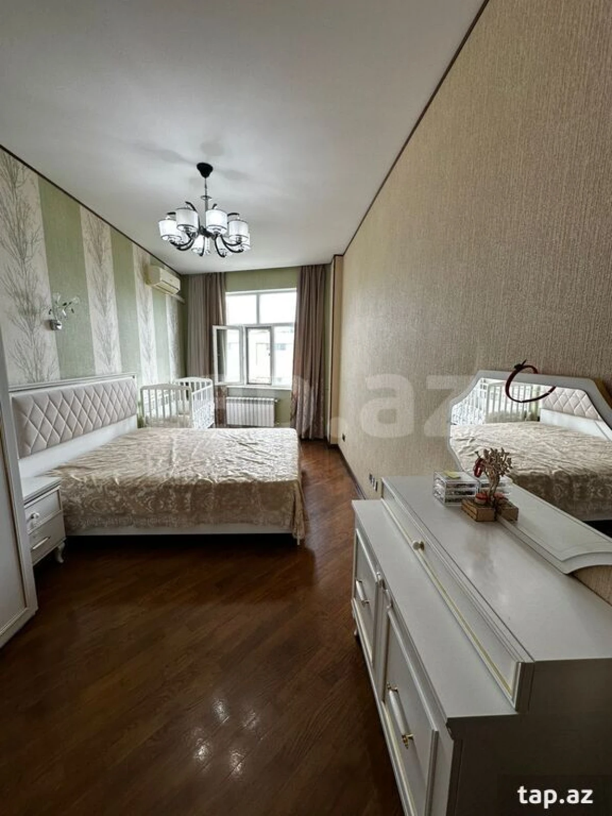 Satılır 3 otaqlı yeni tikili 128 m²