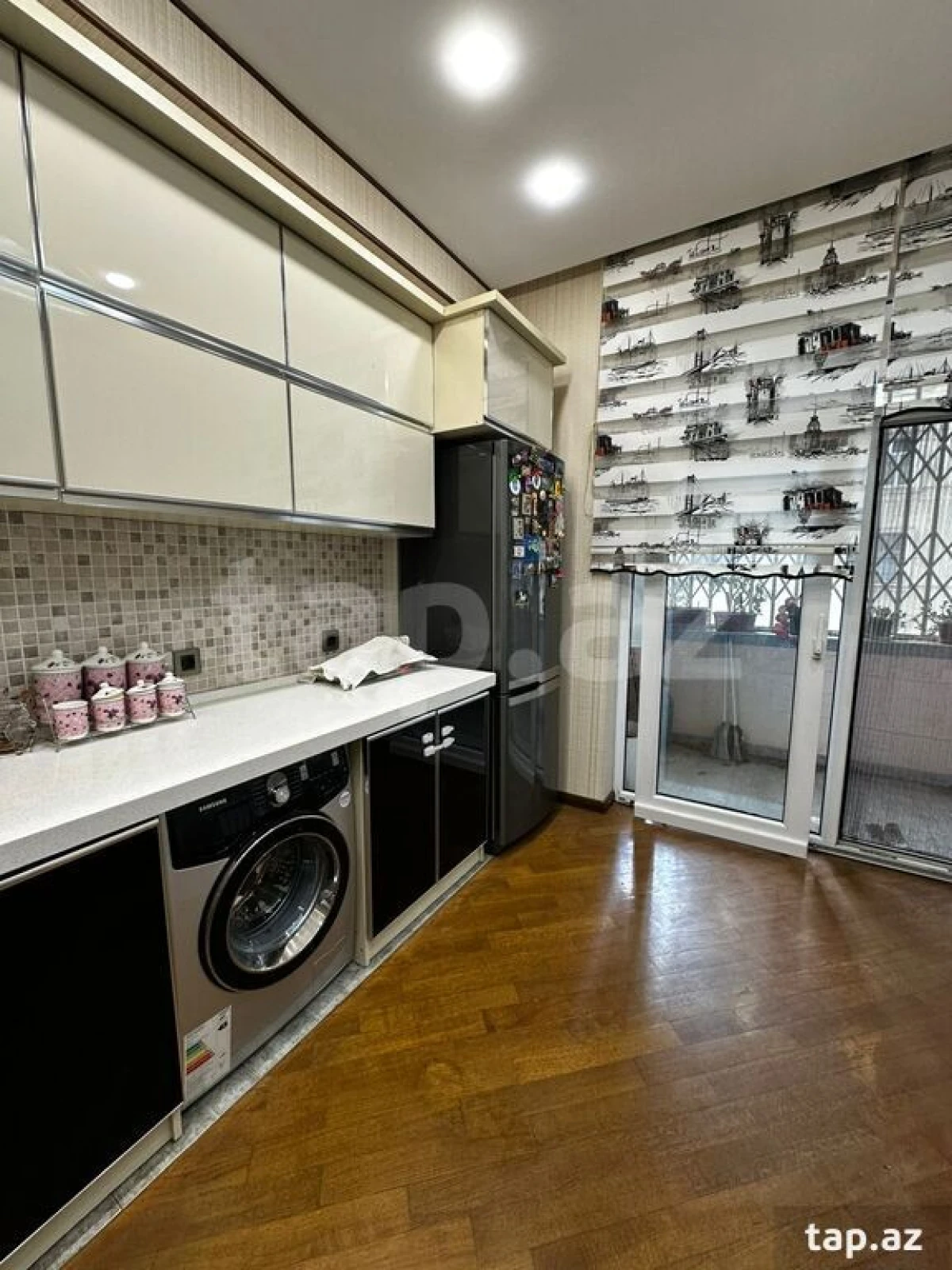 Satılır 3 otaqlı yeni tikili 128 m²