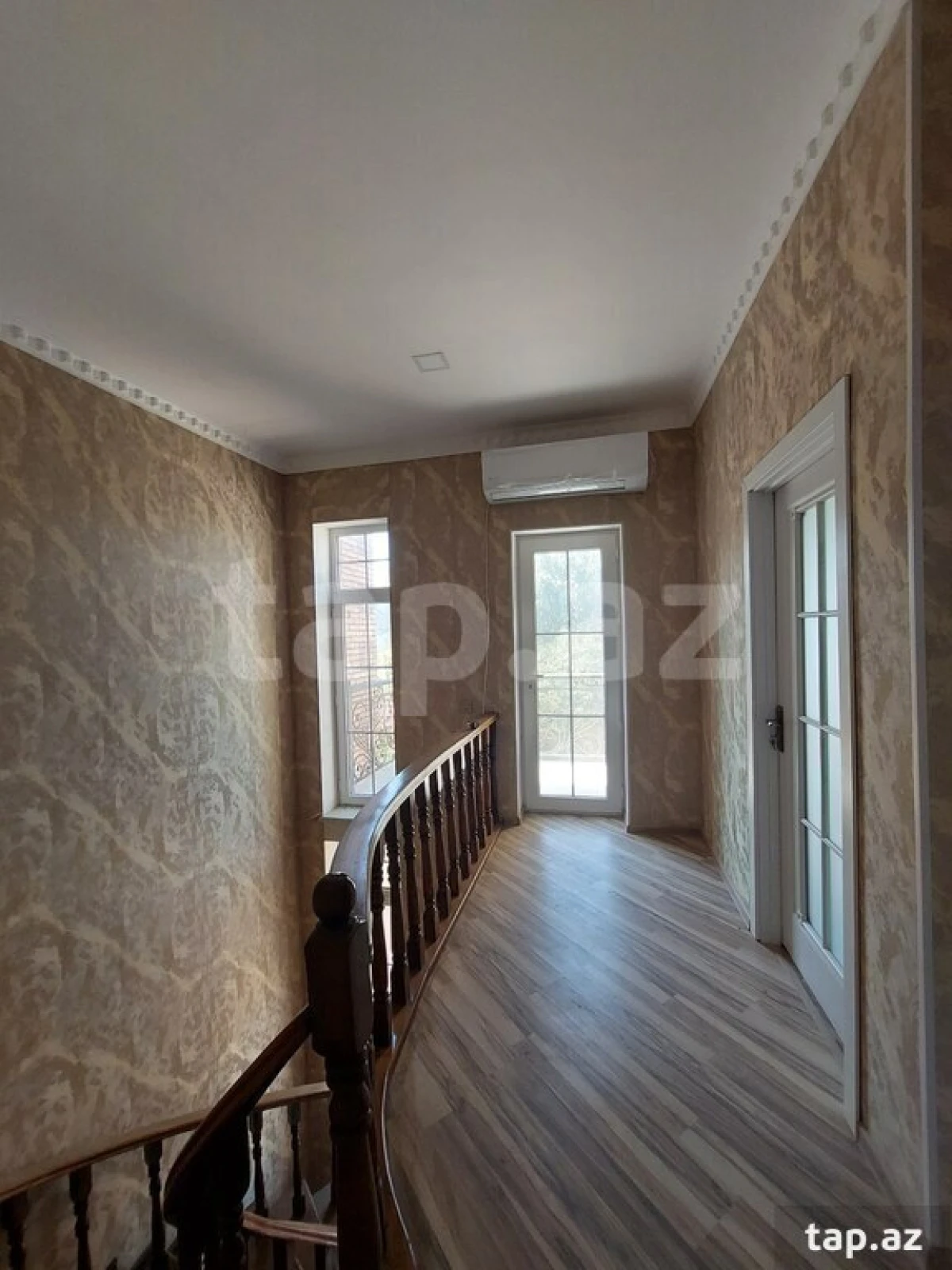 Satılır 5 otaqlı həyət evi