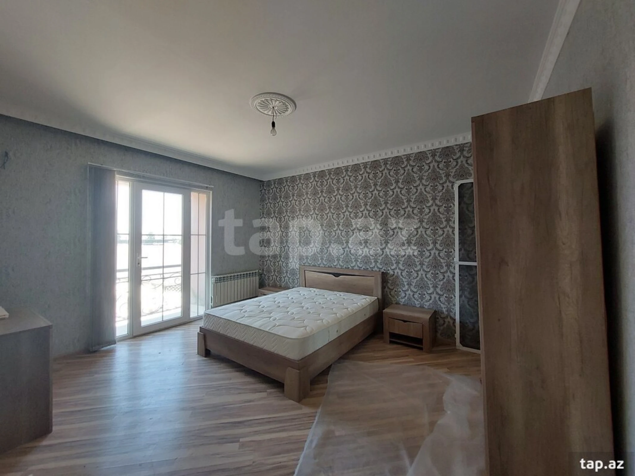 Satılır 5 otaqlı həyət evi