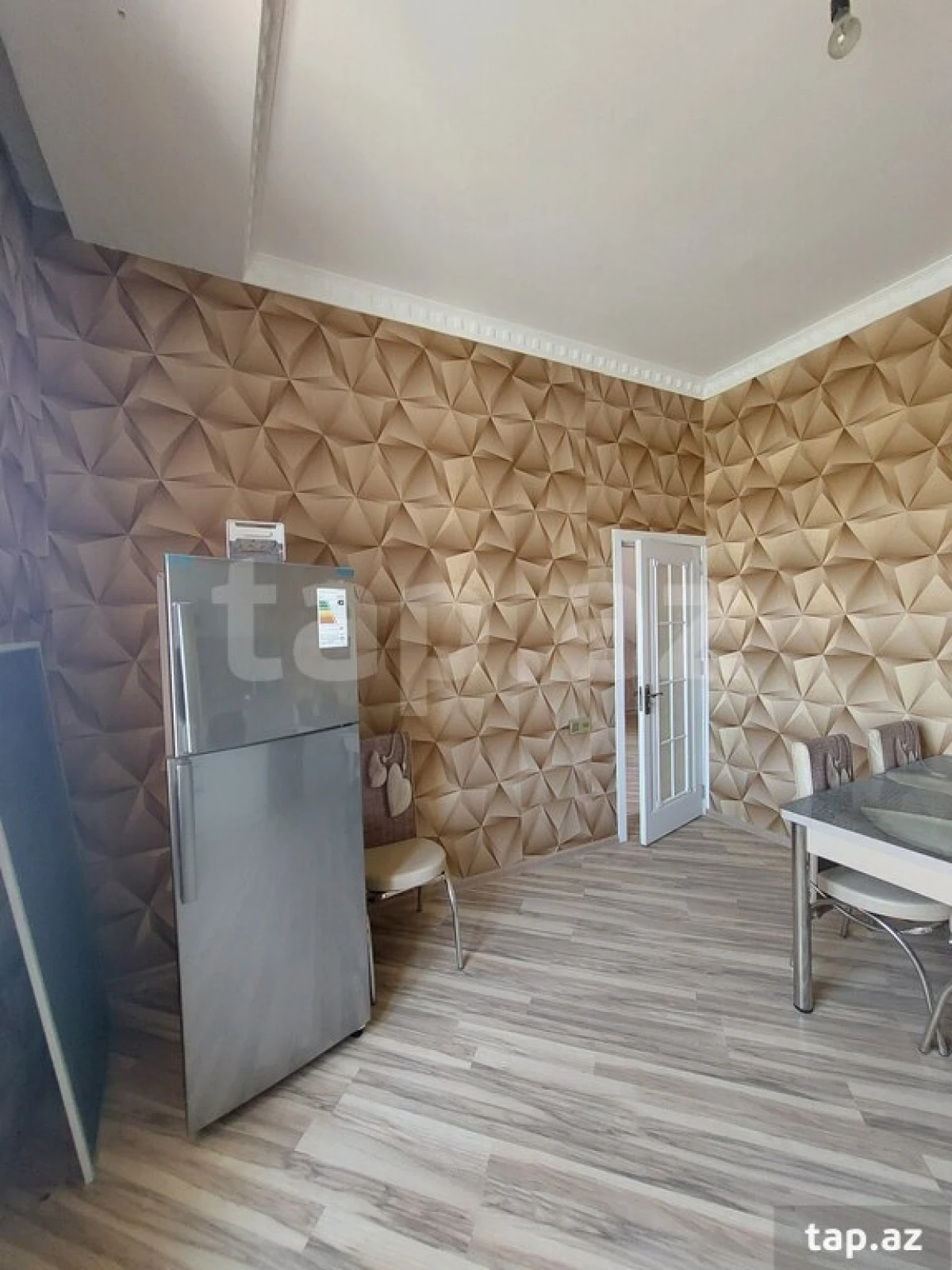 Satılır 5 otaqlı həyət evi