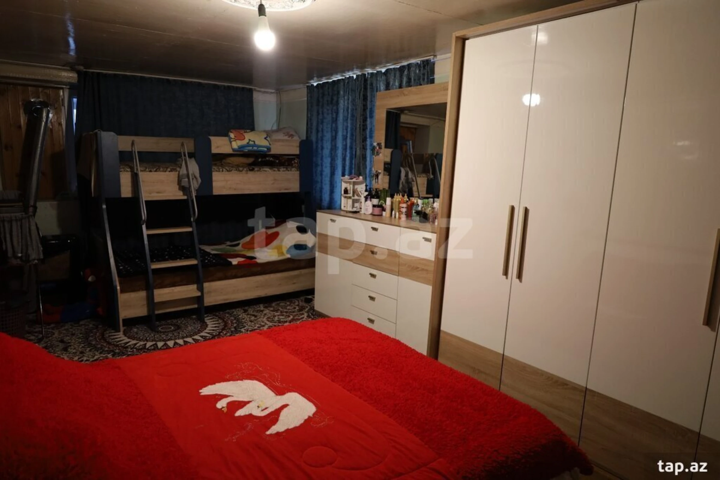 Satılır 4 otaqlı həyət evi