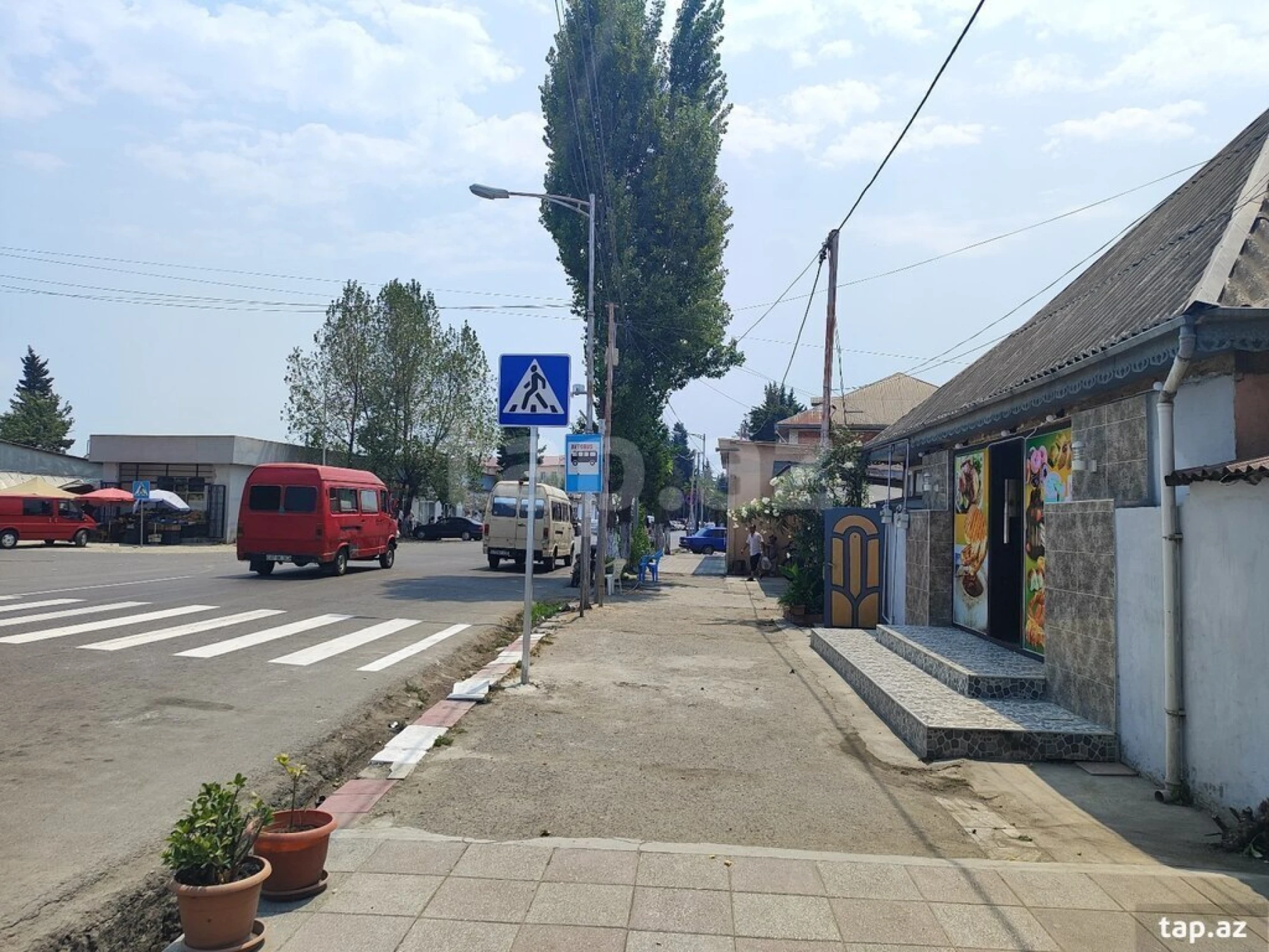 Satılır 4 otaqlı həyət evi