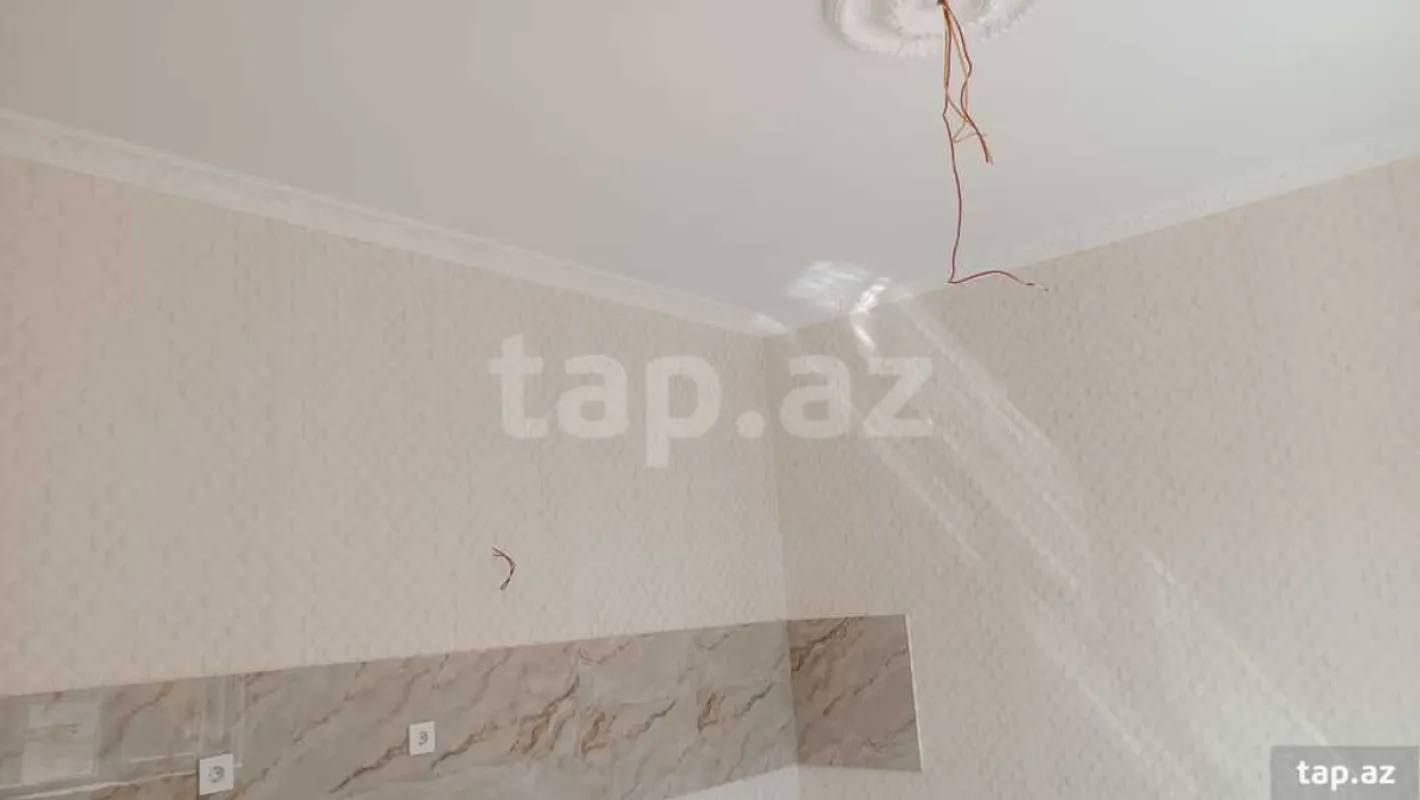 Satılır 5 otaqlı həyət evi