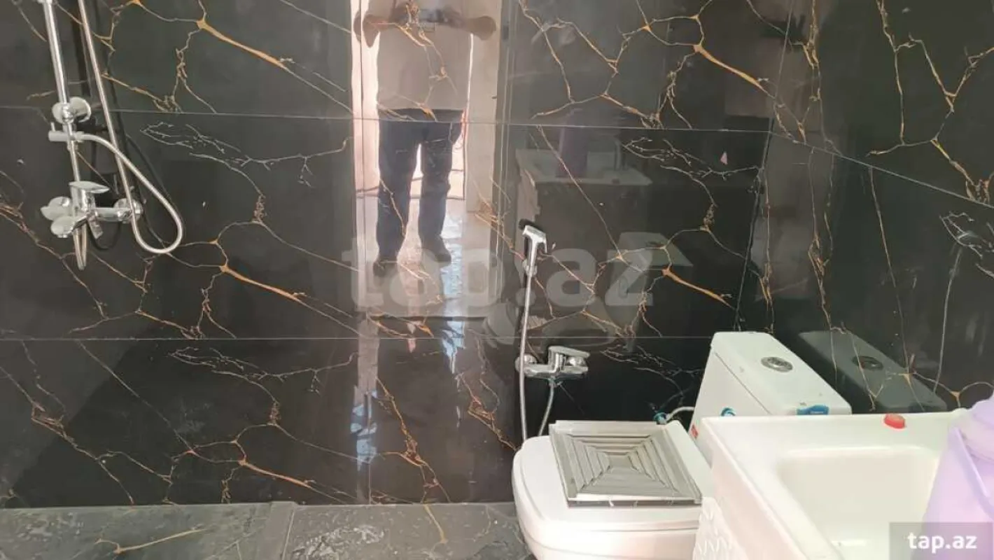 Satılır 5 otaqlı həyət evi