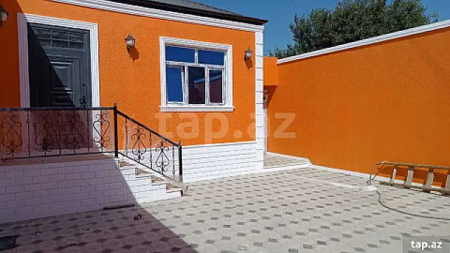 Satılır 5 otaqlı həyət evi