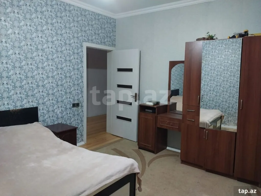 Satılır 6 otaqlı həyət evi