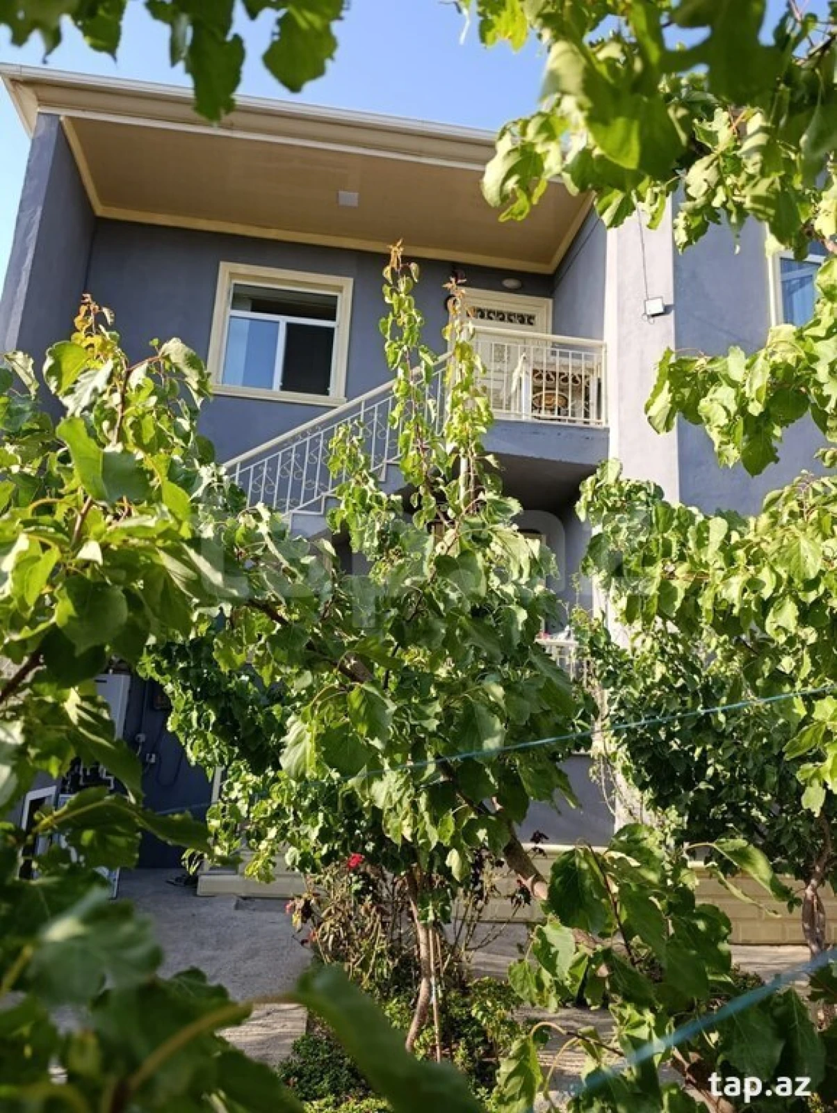 Satılır 6 otaqlı həyət evi