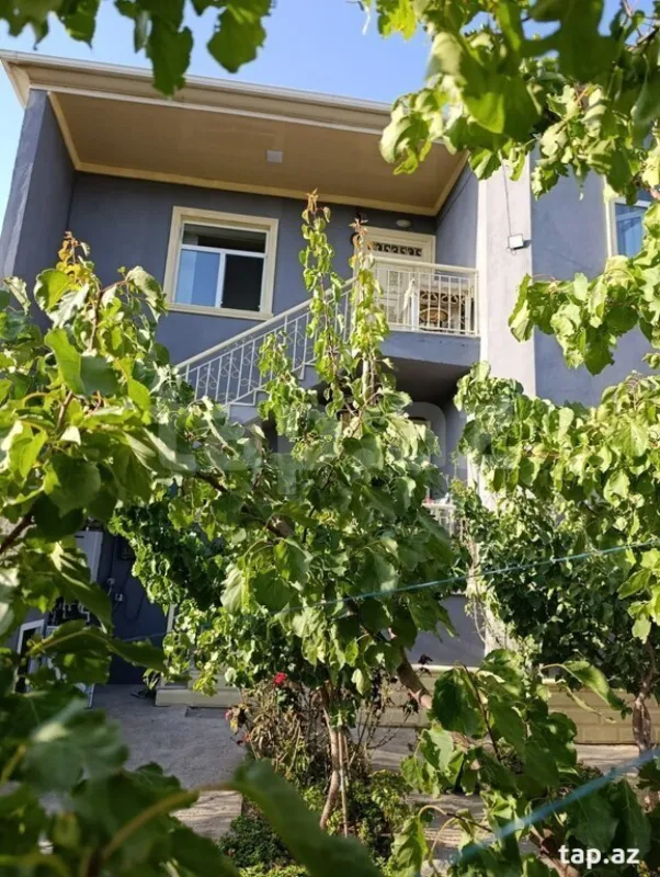Satılır 6 otaqlı həyət evi
