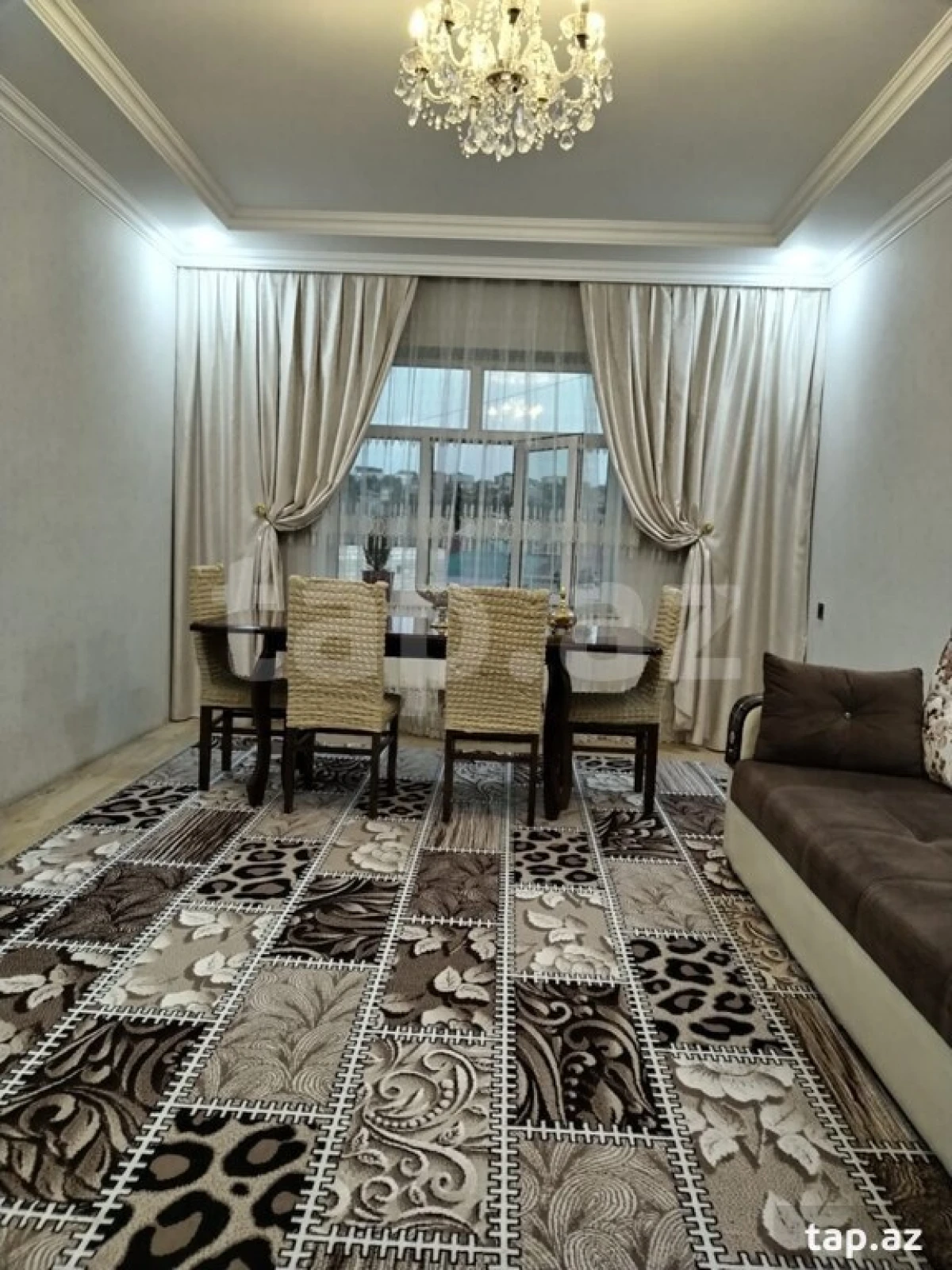 Satılır 6 otaqlı həyət evi