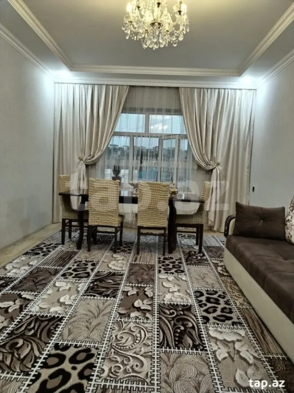 Satılır 6 otaqlı həyət evi