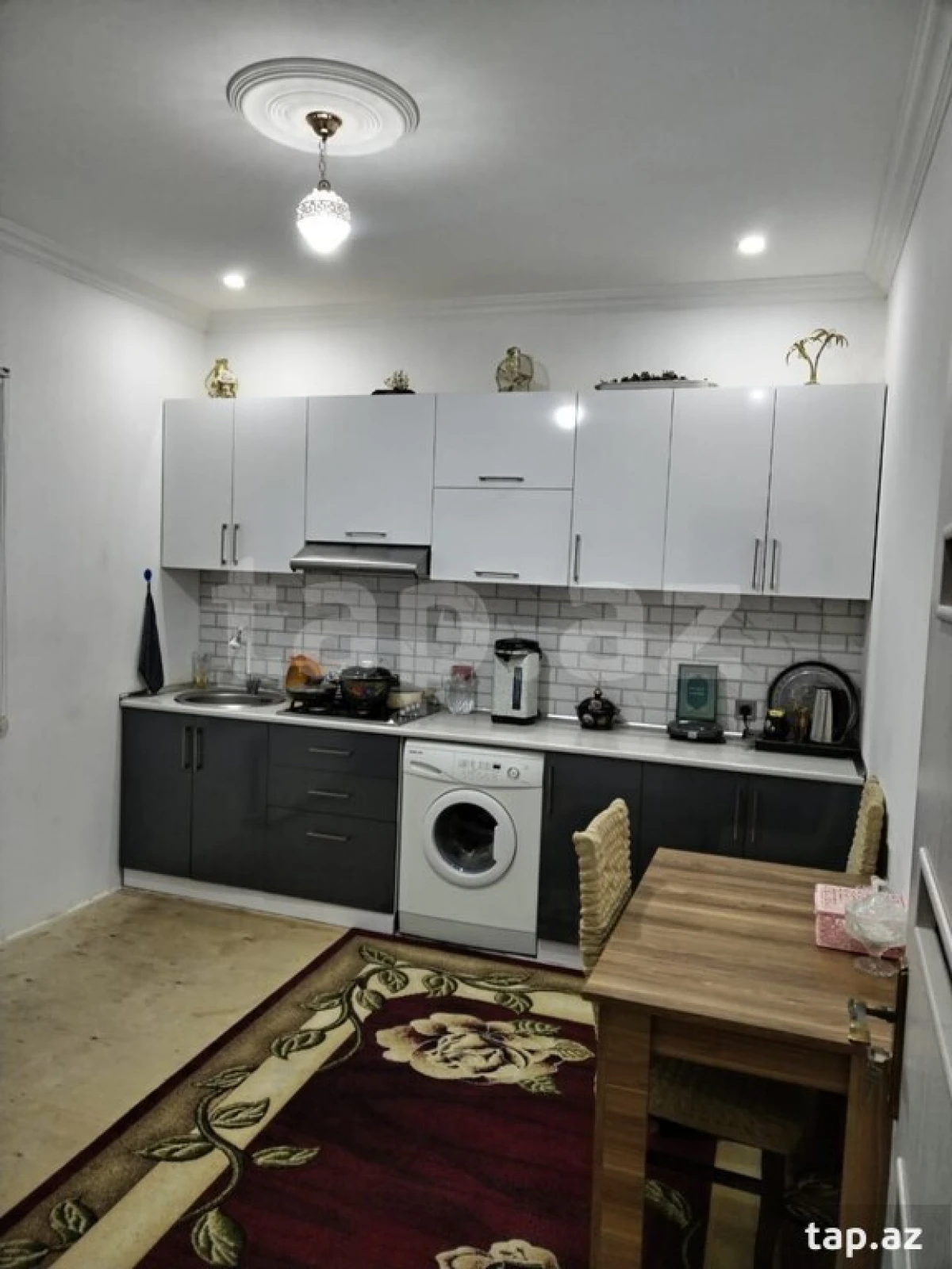 Satılır 6 otaqlı həyət evi