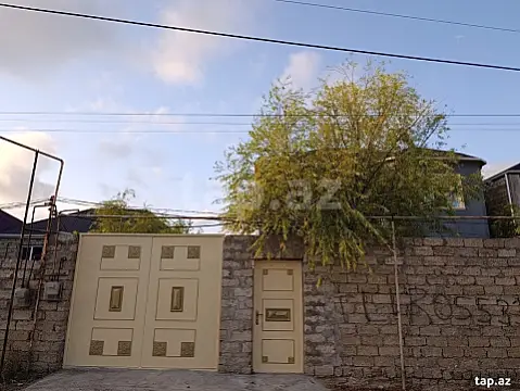 Satılır 6 otaqlı həyət evi