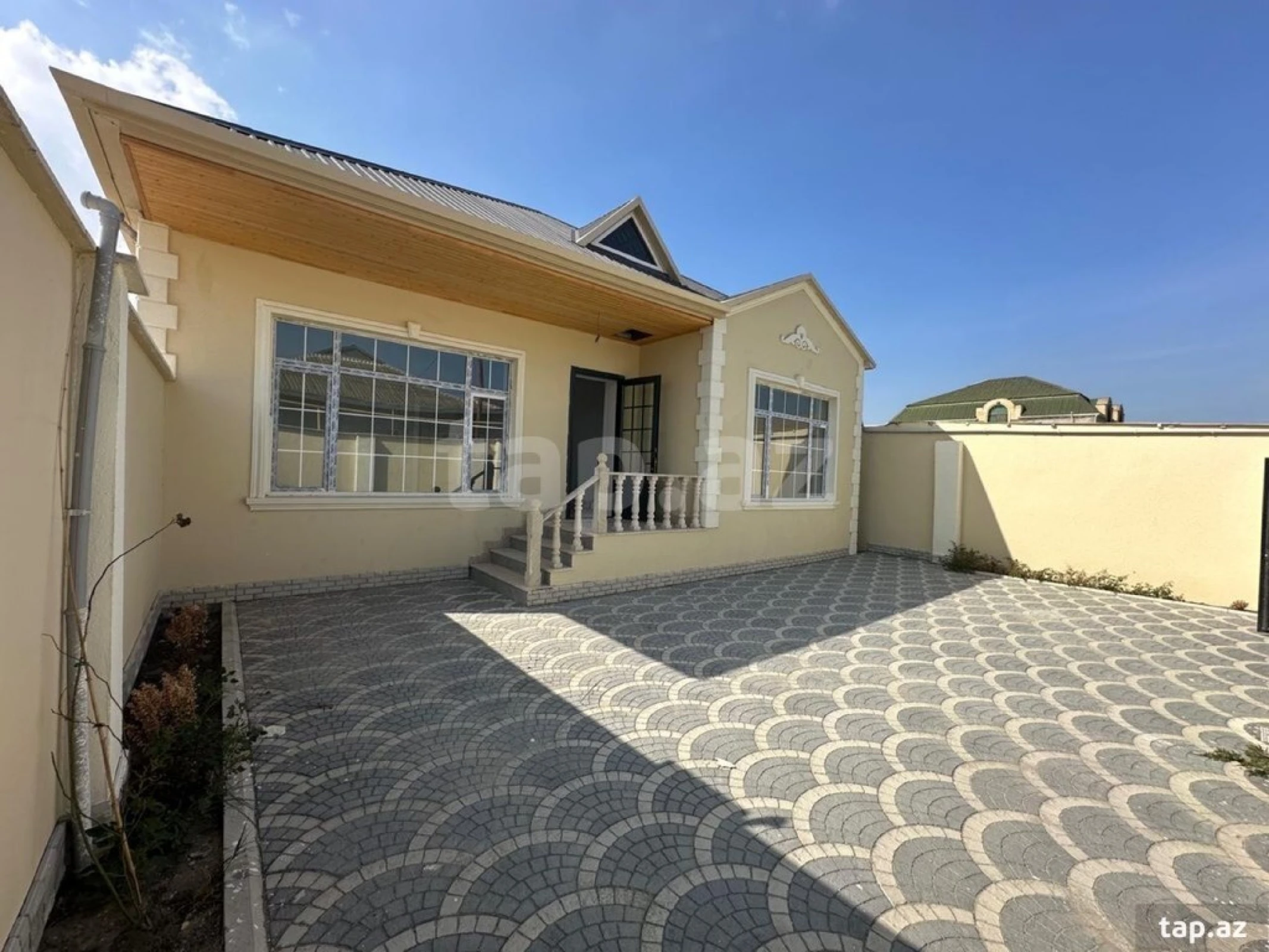 Satılır 4 otaqlı həyət evi