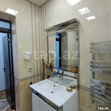 Kirayə verilir 5 otaqlı həyət evi