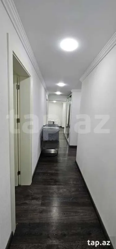 Kirayə verilir 3 otaqlı yeni tikili 140 m²