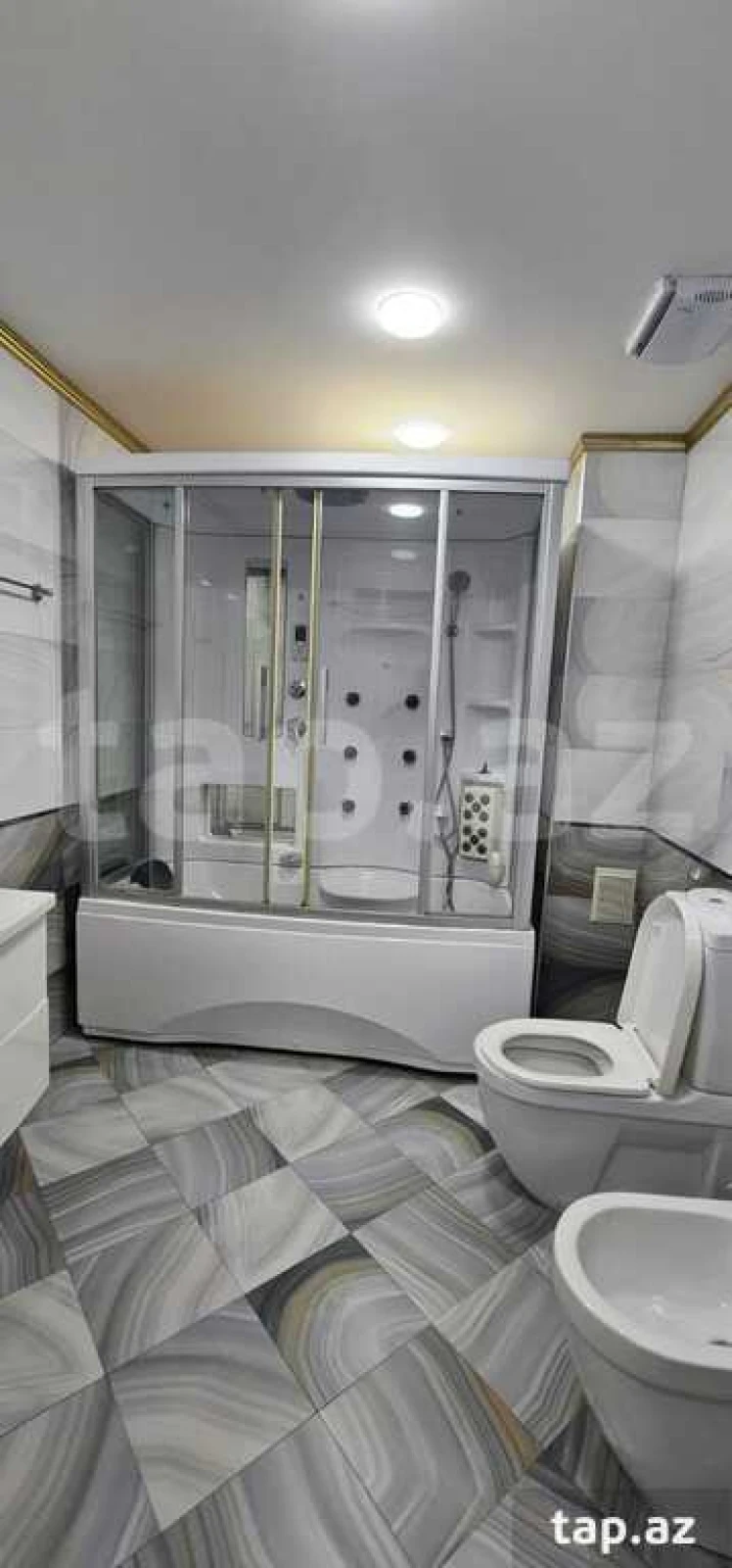 Kirayə verilir 3 otaqlı yeni tikili 140 m²