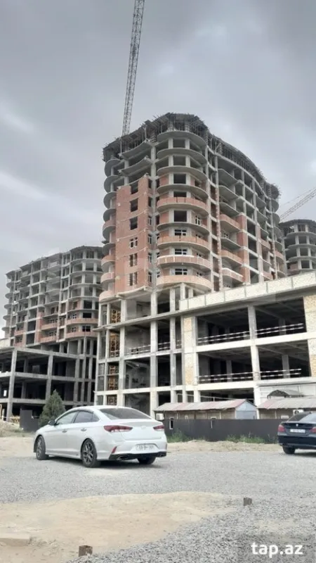 Satılır 3 otaqlı yeni tikili 130 m²