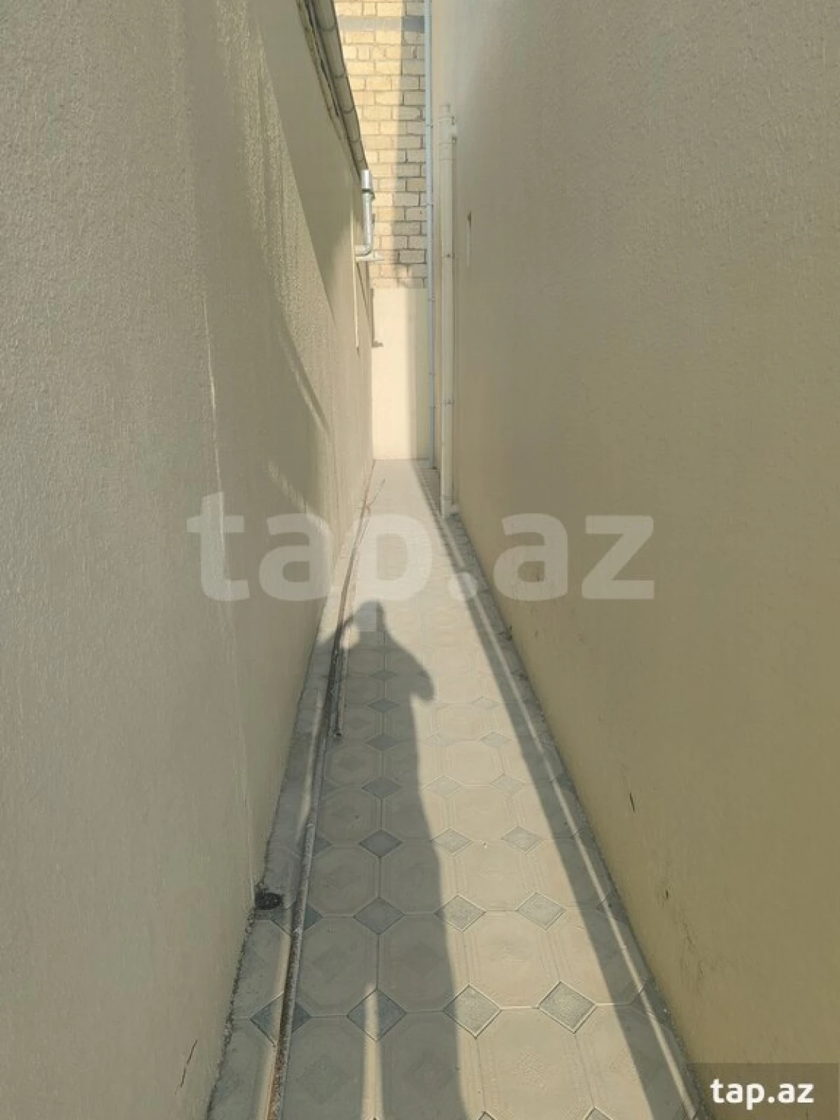 Satılır 6 otaqlı həyət evi