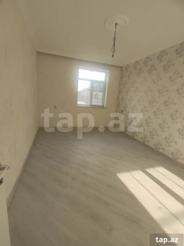 Satılır 6 otaqlı həyət evi