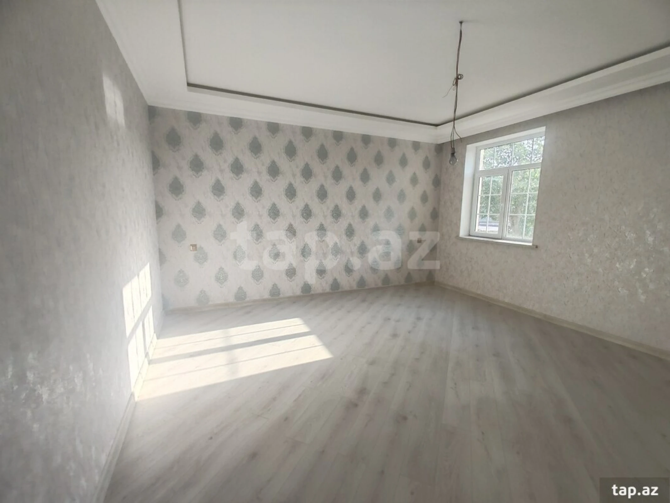 Satılır 6 otaqlı həyət evi