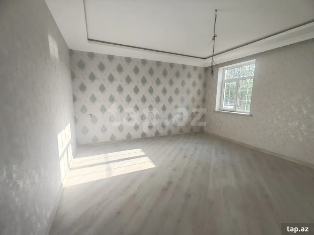 Satılır 6 otaqlı həyət evi