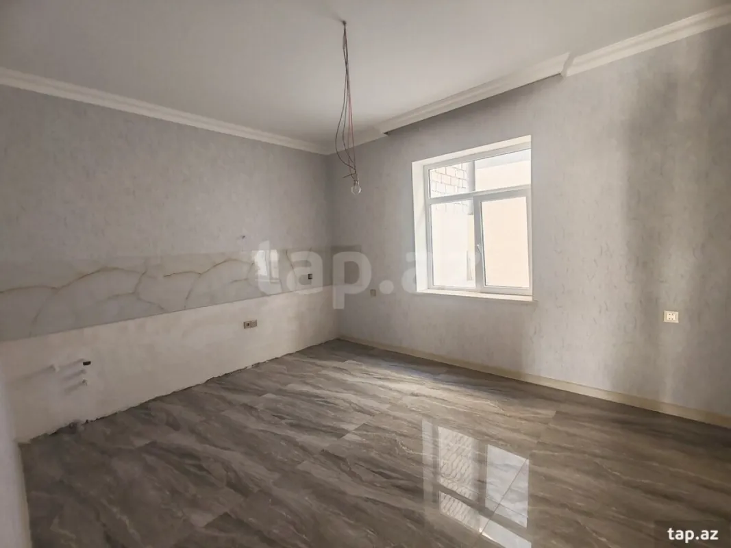 Satılır 6 otaqlı həyət evi