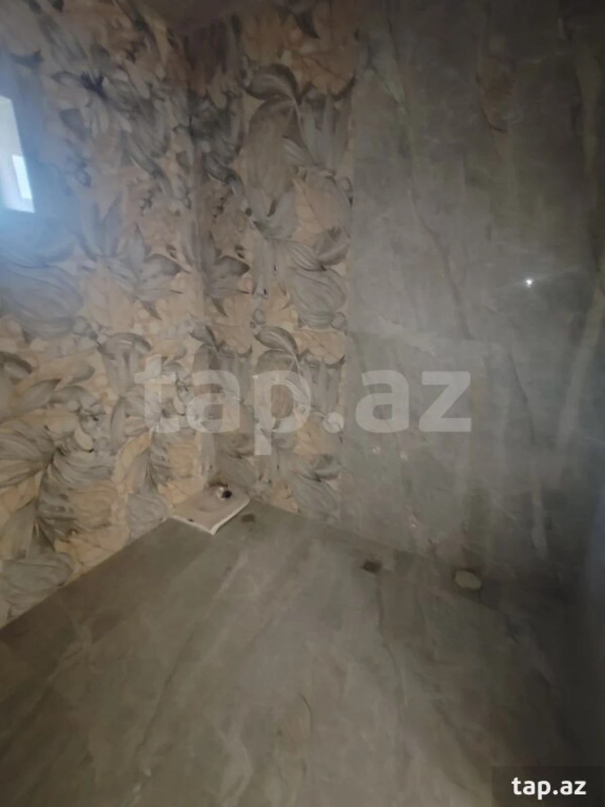 Satılır 6 otaqlı həyət evi