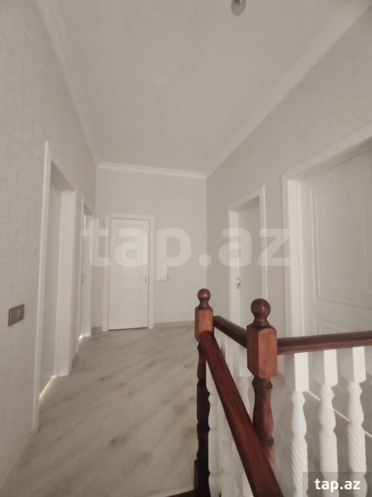 Satılır 6 otaqlı həyət evi