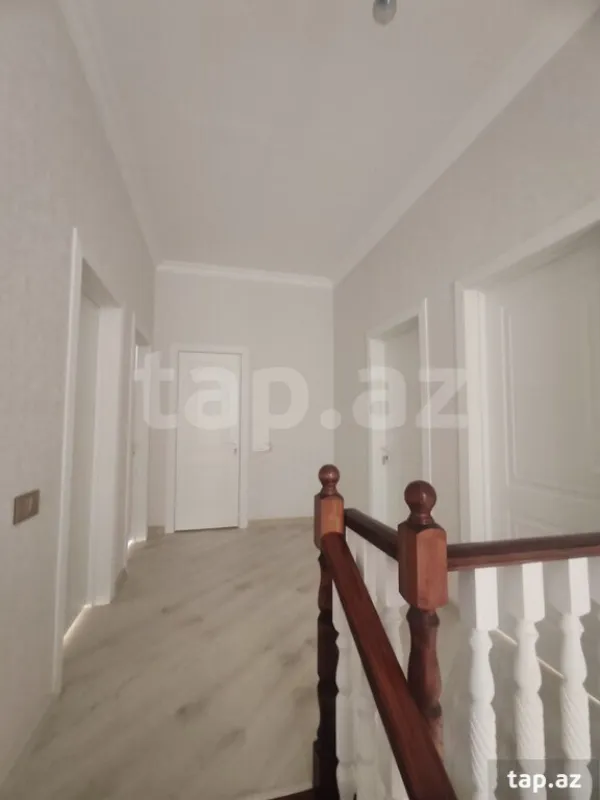 Satılır 6 otaqlı həyət evi