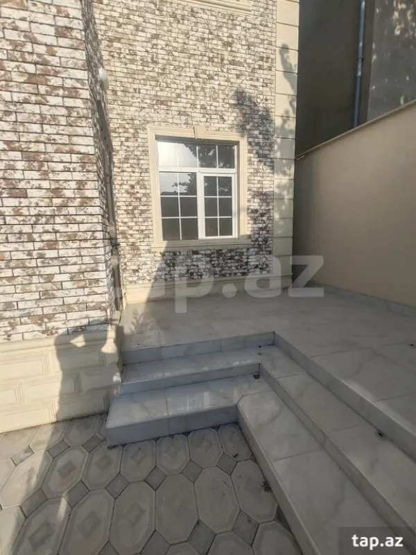 Satılır 6 otaqlı həyət evi