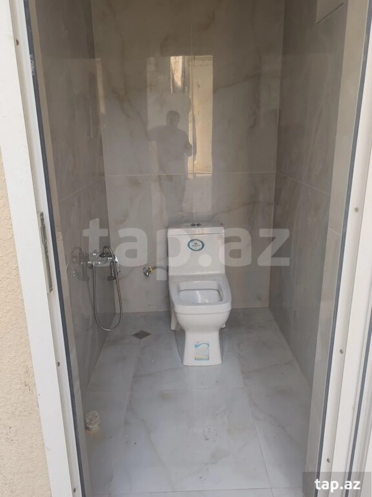 Satılır 6 otaqlı həyət evi