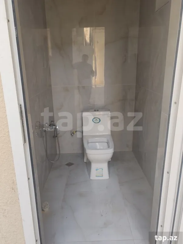 Satılır 6 otaqlı həyət evi